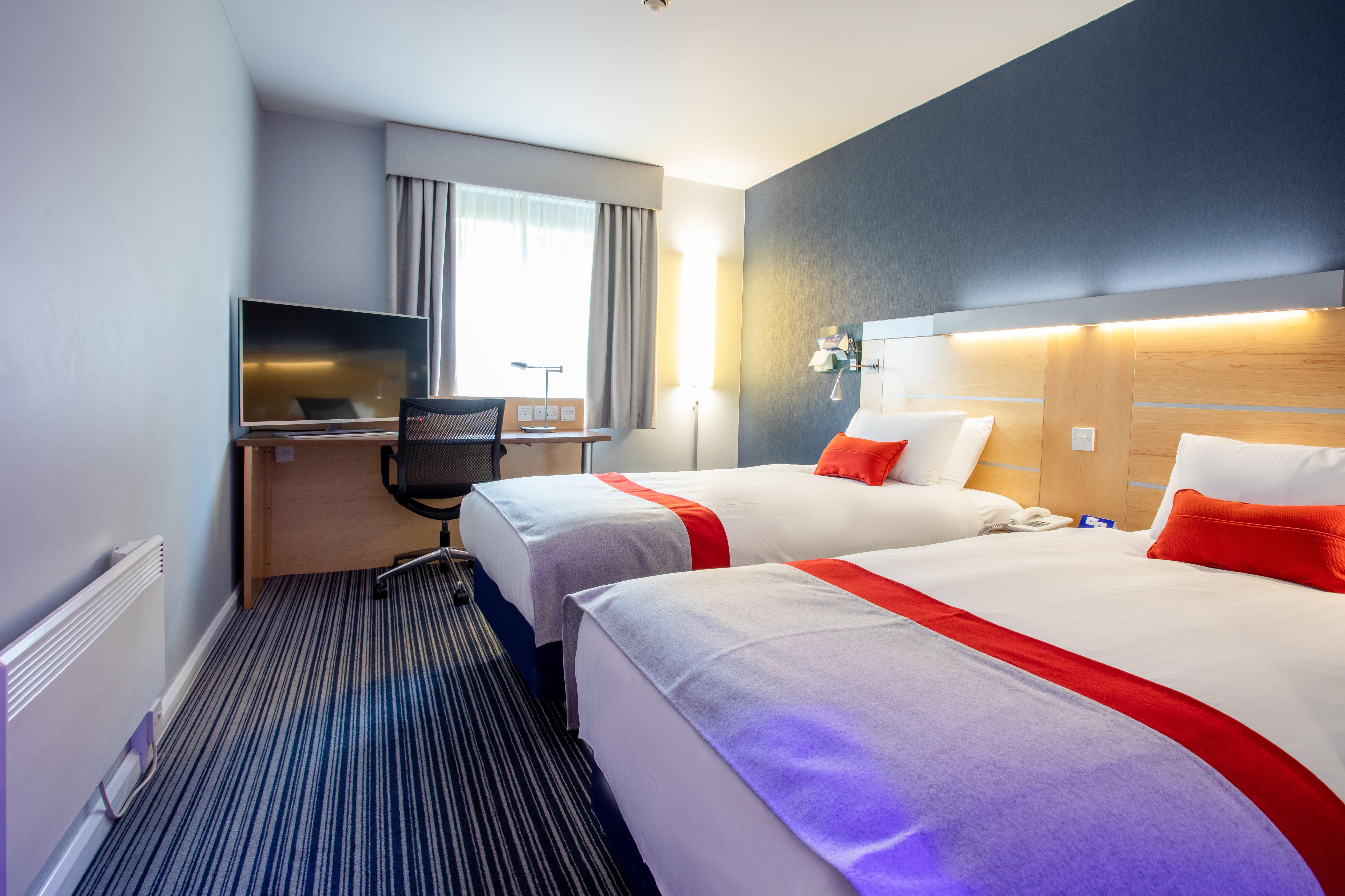 Holiday Inn Express Dunfermline, An Ihg Hotel Extérieur photo